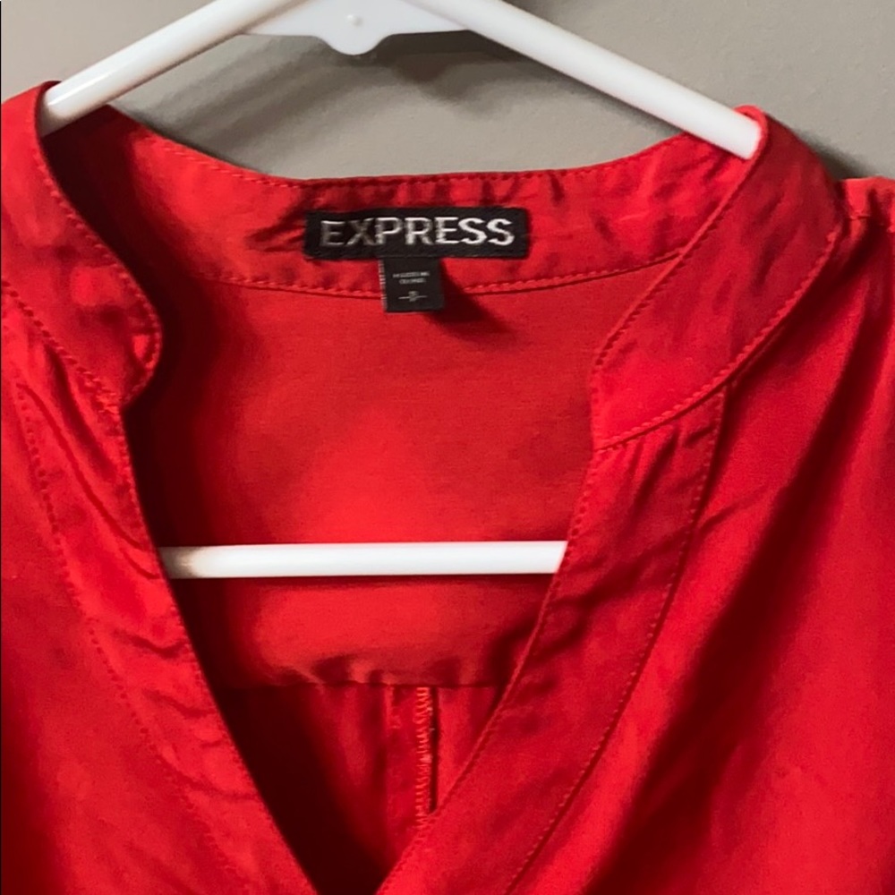 Express red blouse - Picture 4 of 6